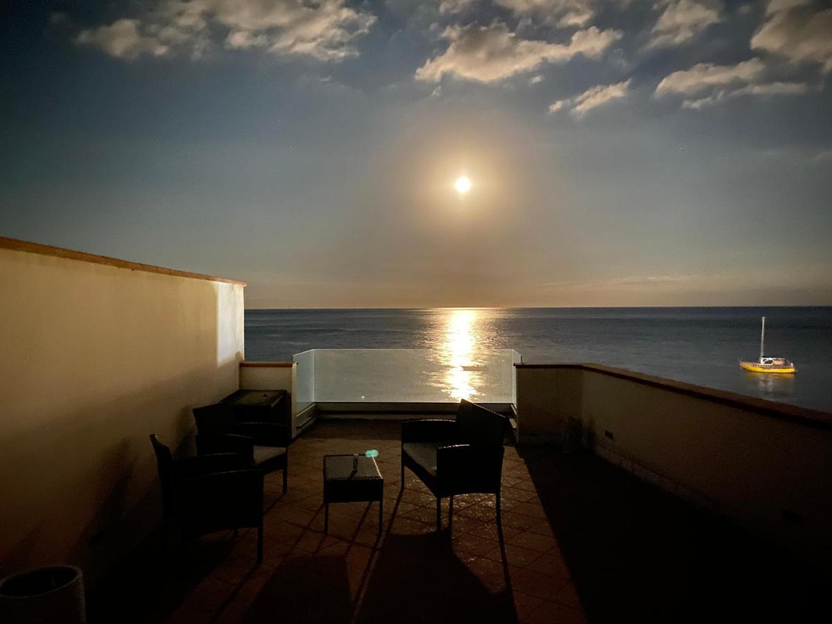 Beach Penthouse Marisol 2Floors, Central Letojanni Exterior foto